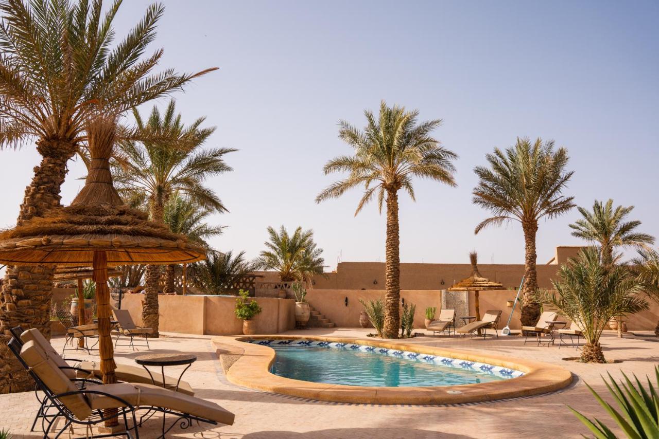 Riadsuerteloca Merzouga Hassilabied Екстериор снимка The swimming pool at the resort