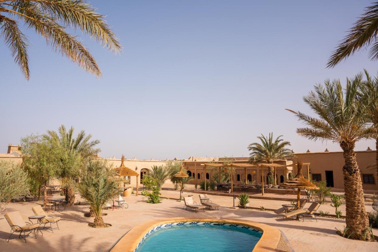Riadsuerteloca Merzouga Hassilabied Екстериор снимка The swimming pool at the hotel