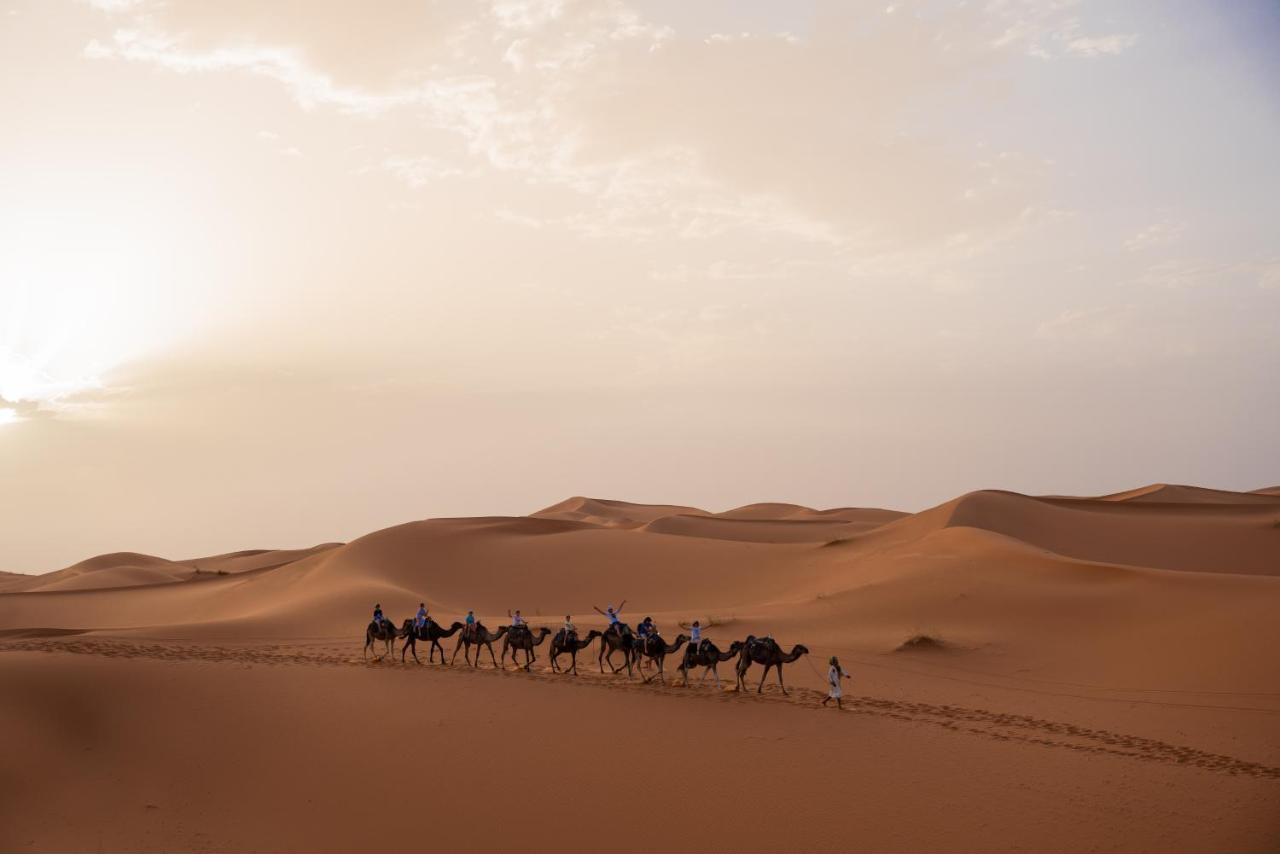 Riadsuerteloca Merzouga Hassilabied Екстериор снимка Sahara Desert