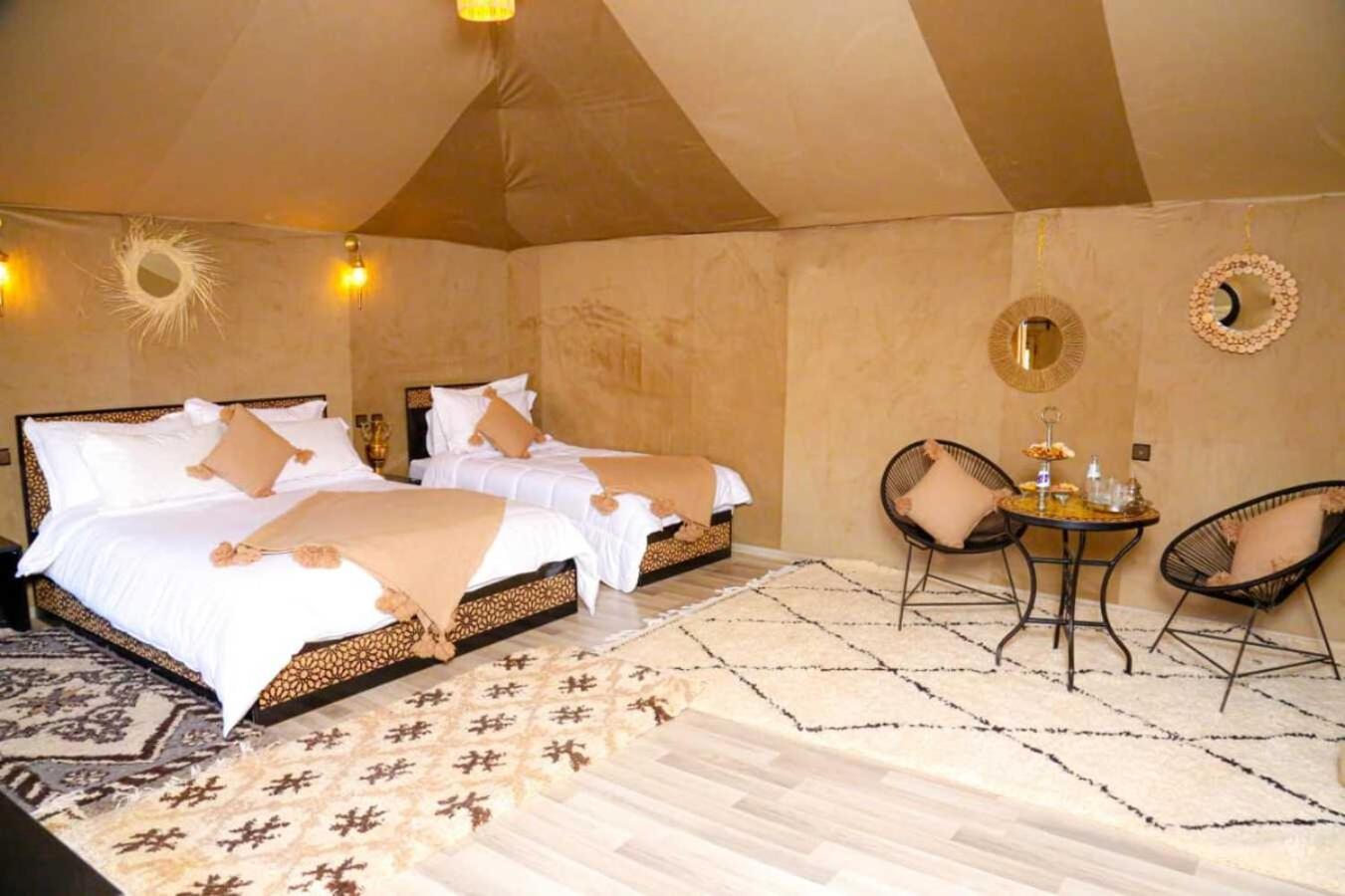 Riadsuerteloca Merzouga Hassilabied Екстериор снимка Luxury tent interior