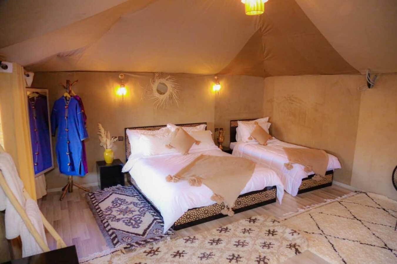 Riadsuerteloca Merzouga Hassilabied Екстериор снимка Luxury tent interior