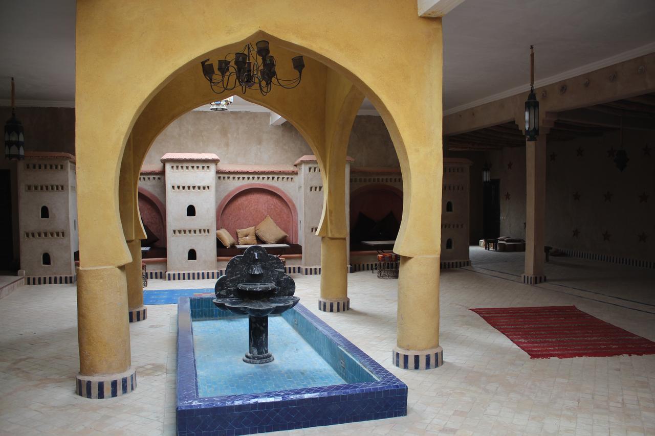 Riadsuerteloca Merzouga Hassilabied Екстериор снимка A hammam in Marrakech, Morocco